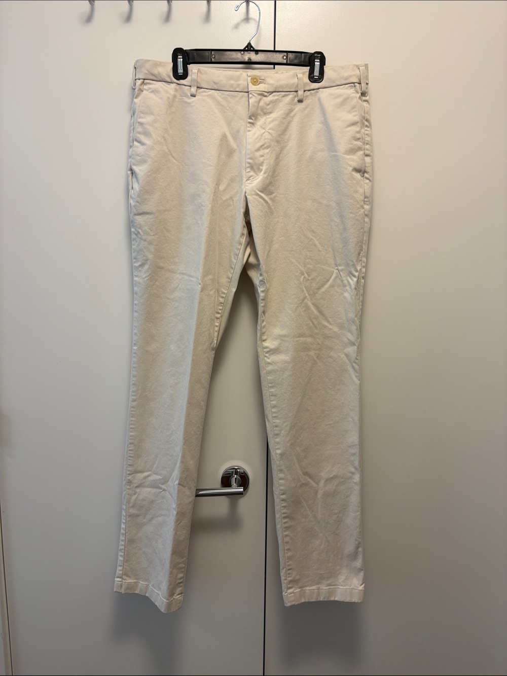 Uniqlo Slim Stretch Chinos in Off-White/Cream